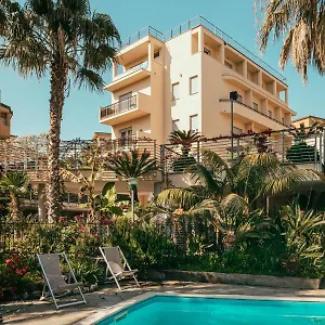 Hotel La Palma, Finale Ligure